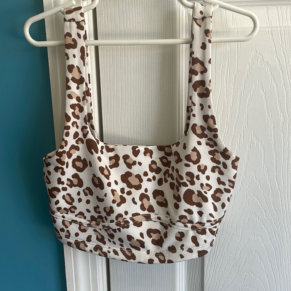 Cheetah/Leopard Xs tank crop top.